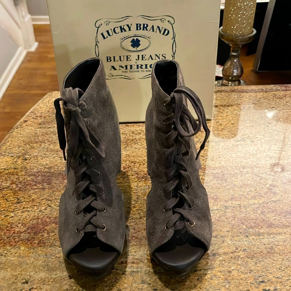 LUCKY BRAND SUEDE SHOES